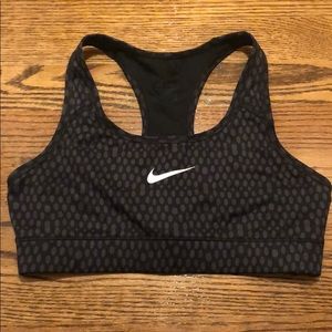 black Nike sports bra